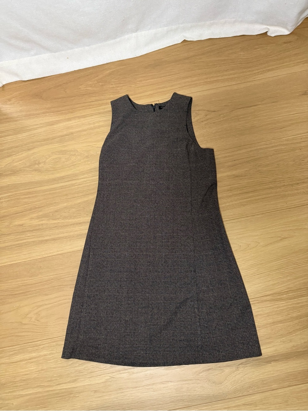 Banana Republic Dark houndstooth Sheath Dress